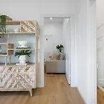 Charming Retreat In Exclusive Glebe Estate