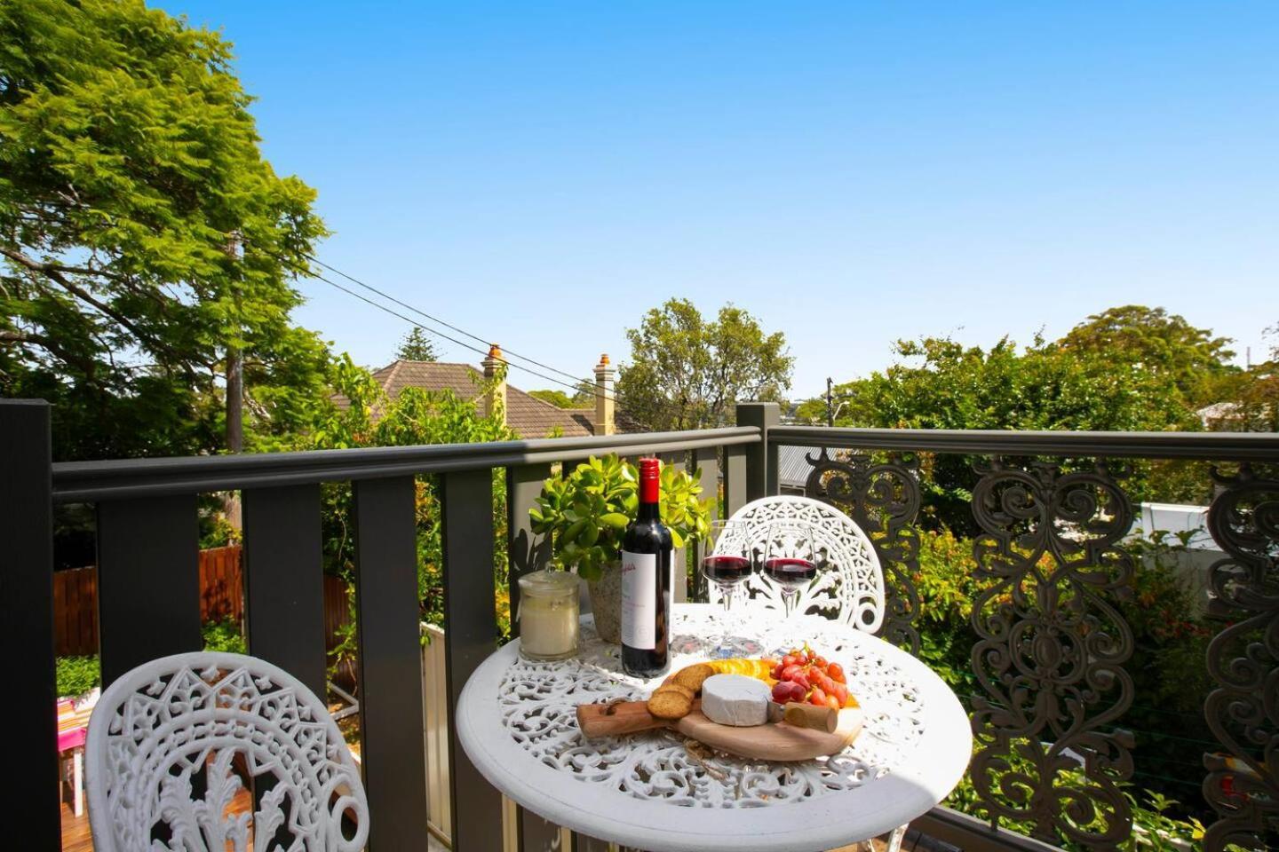 Charming Retreat In Exclusive Glebe Estate *