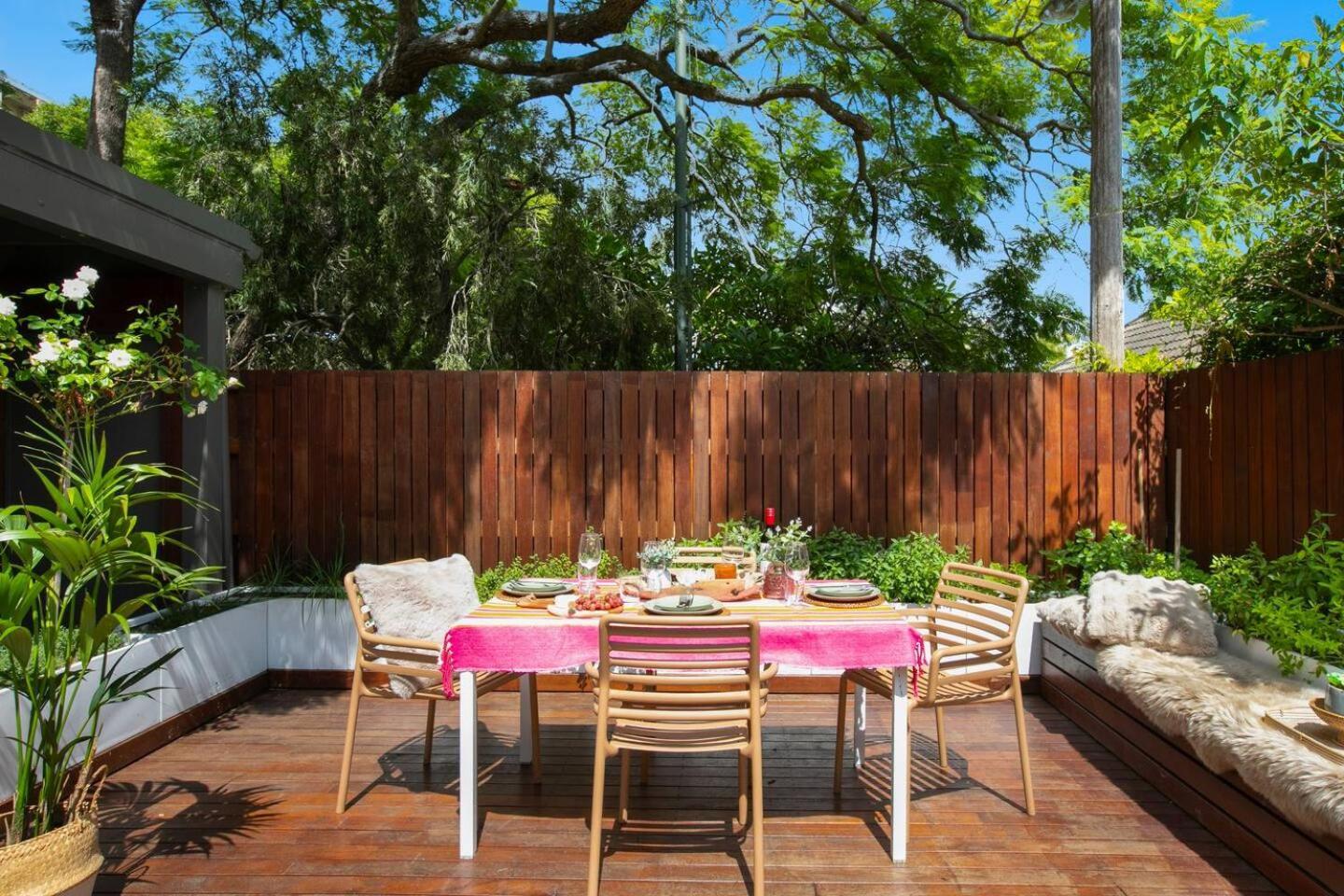 Charming Retreat In Exclusive Glebe Estate Sydney